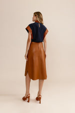 Load image into Gallery viewer, Falda Berta Cognac Napa

