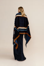 Load image into Gallery viewer, Chal Velvet Tramablue
