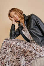 Load image into Gallery viewer, Chaqueta Olivia
